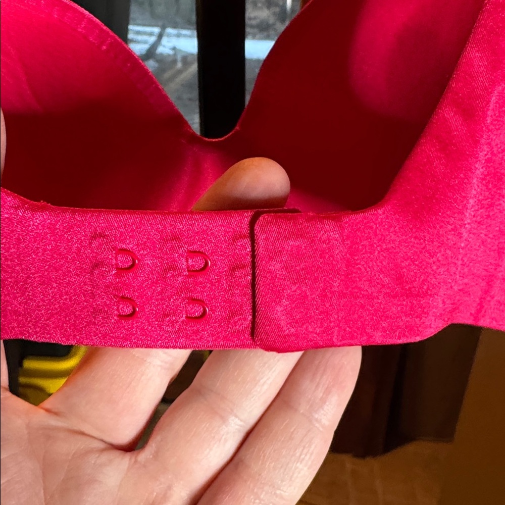 Victoria’s Secret Fuchsia Pink Lined Perfect Coverage Bra Size 34B Seamless - Picture 6 of 7